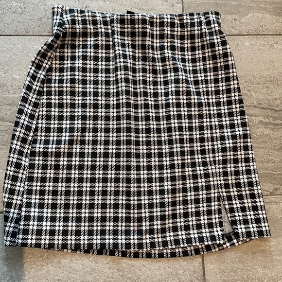 H&M Dresses & Skirts - NWoT H&M Divided Mini Skirt XS